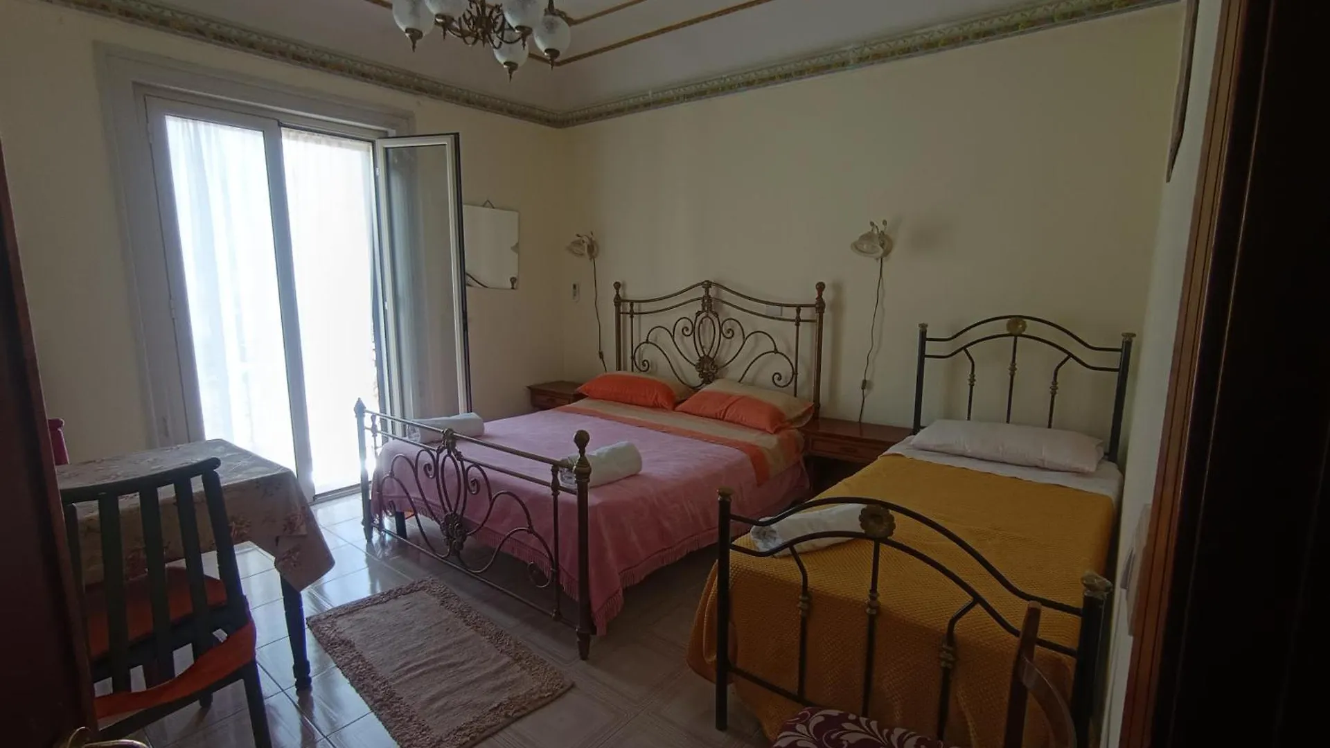Homestay Casa Mille Apartment Palermo Italy